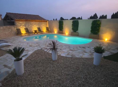 Très beau mas provençal entièrement rénové Piscine chauffée & SPA entre Dentelles & Ventoux