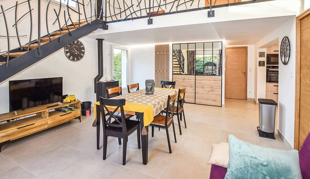 Tranquil cottage with views of Mont Ventoux