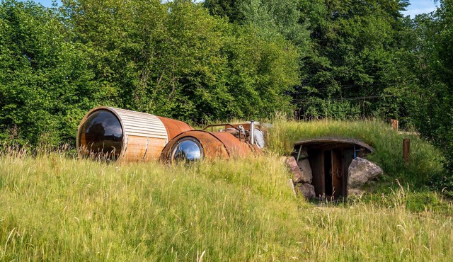 Unique lodging, steampunk vibe - 2 guests