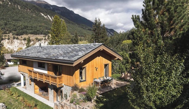 Veliski-Lodge, a chalet for rent in Haute-Maurienne