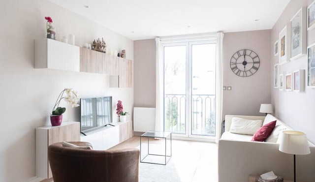 Very luminous 73m² with clear view