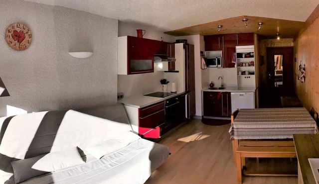 Very nice, renovated two-room apartment at the base of the slopes