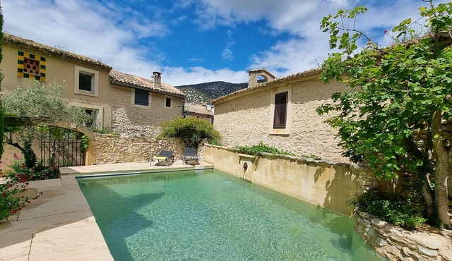 Villa Beilles, 84BEILLES, beautiful, with fenced pool, jacuzzi and views