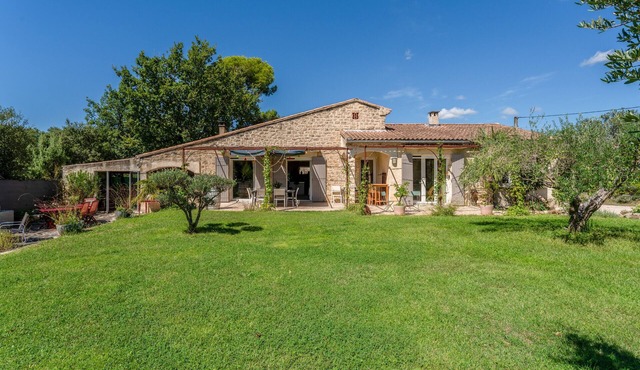 Villa 'Climatisée' with Private Terrace, Wi-Fi and Air Conditioning