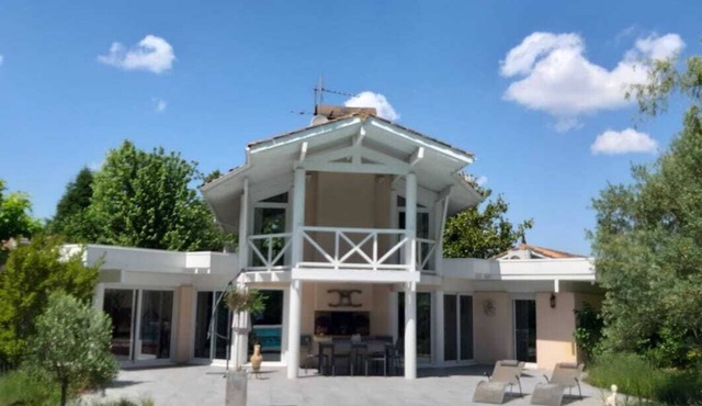 Villa D'architecte Avec Piscine Entre Bordeaux et L'océan in Cestas