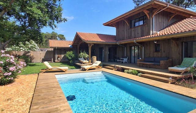 VILLA DU COURANT, MIMIZAN PLAGE, beach access. Renovated with wood in 2026. Safe swimming pool