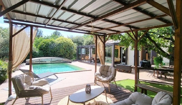 Villa provençale, swimming pool, sauna, garden, quiet, trees, south, bungalow, 180 m2