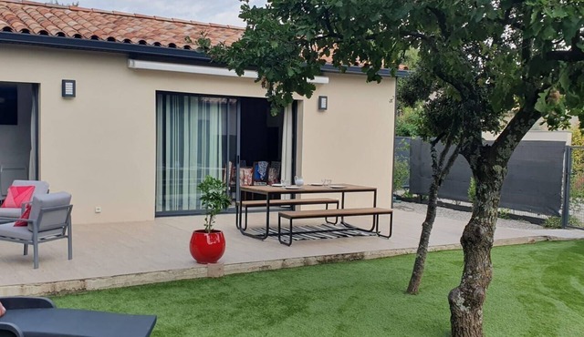 Villa Ndpa - Holiday Home with Garden