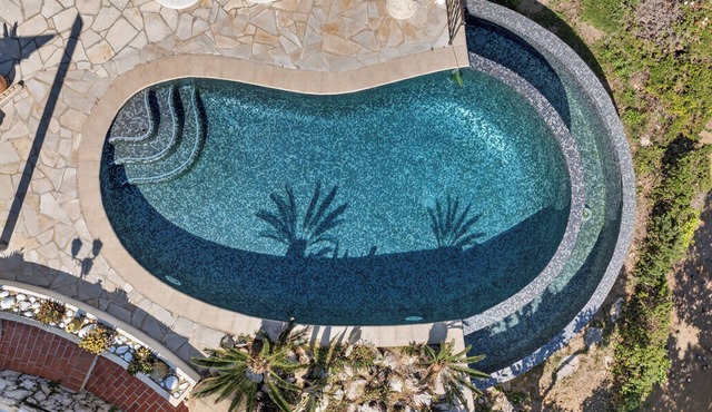 Villa PANORAMA EZE Beach, 5 minutes walking to the beach