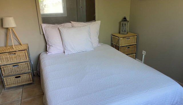 Villa with private pool and garden, cosy accommodation with air conditioning.