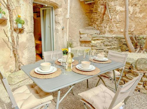 Village House With Panoramic View In Venasque