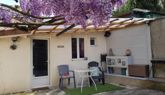 Villebon-sur-Yvette Studio 20kms from Paris (RER B Station Lozère)