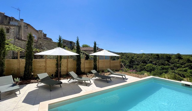 Vindasca – 9BR Village Home in Venasque · Pool · Sauna · 15 Guests
