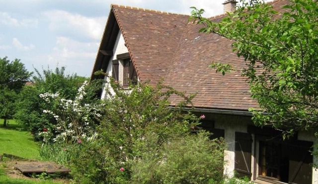 Voici une suggestion de titre : Gîte charmant près de Nancy avec climatisation, WiFi, barbecue et parking privé - FR-1-584-100