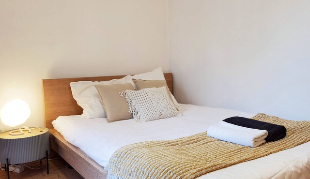 Warm Wood-Tone Studio near Metro in Paris 13th/1mn to Metro