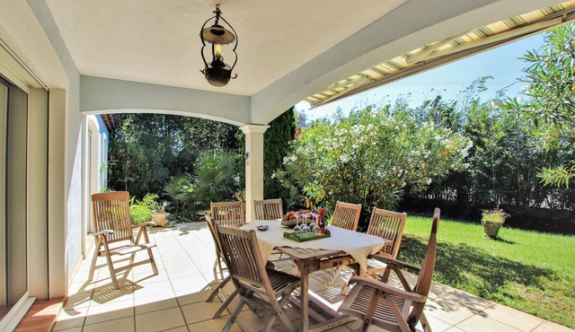 Welcome to this charming and rustic cottage.