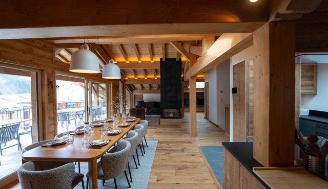Welcome to this charming, fully renovated 250-square-meter chalet right in the heart of the village.