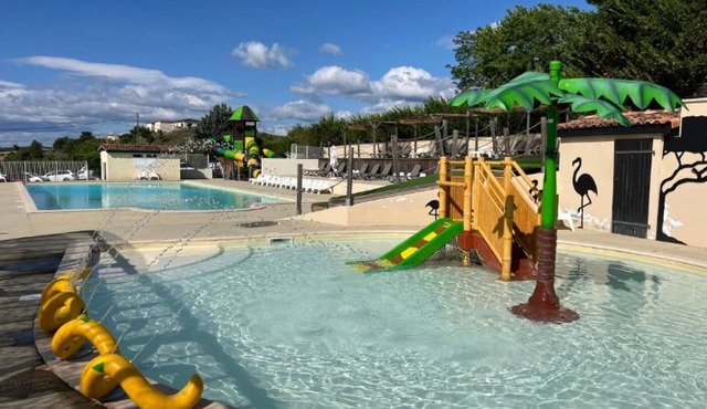 ZEcamping 3 étoiles animé piscine chauffée locatif TV LV clim 34m2