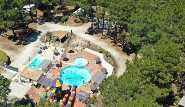 ZEcamping 3 étoiles piscine chauffée toboggans cottage 28m2 4 pers