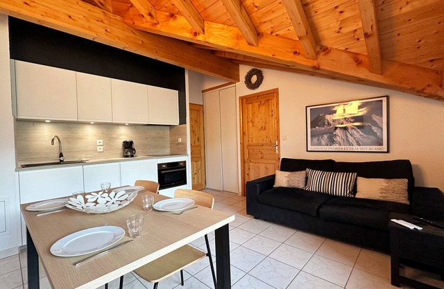 Charming T2 downtown with balcony, pets allowed