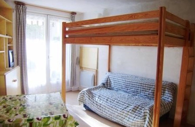 Studio cabin for 2 with parking in Esquièze-Sère