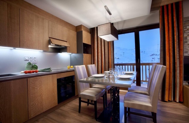 Wifi, 50m from resort center, fitness, swimming pool, sauna, hammam, tv, ski locker, 70m², Les Arcs