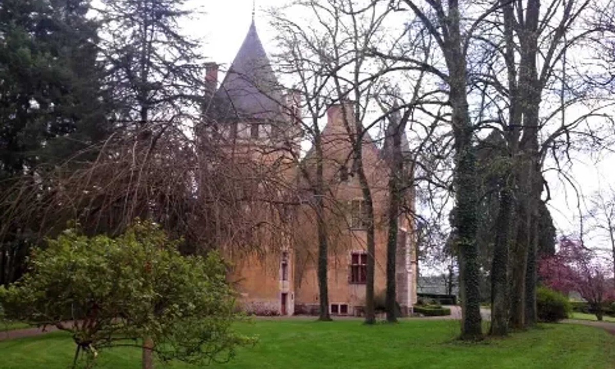 Thoisy-la-Berchere House | Homerez - House for 4 ppl. with garden and terrace at Thoisy-la-Berchère