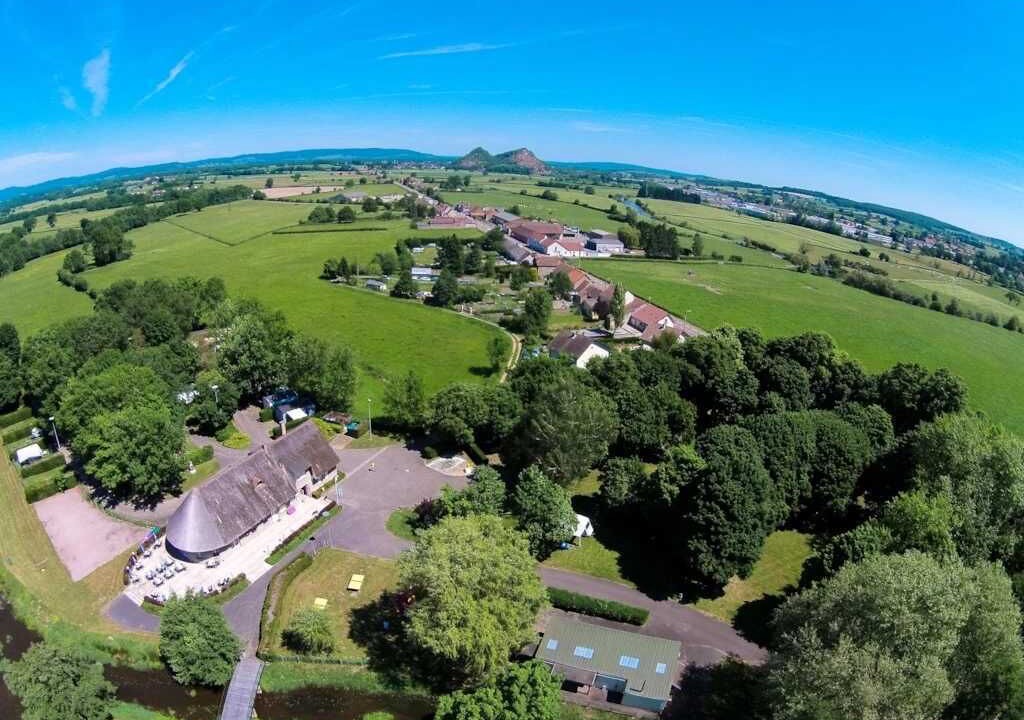 Autun House | Camping 3 étoiles - eeiigi
