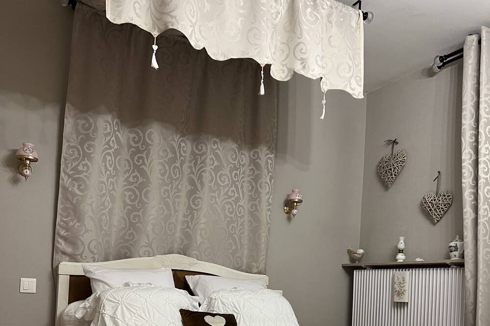 Purgerot Bed & Breakfast | Dans Maison du Xviiième Siècle, Deux Jolies Chambres D'hôtes Décorées Avec Soin!