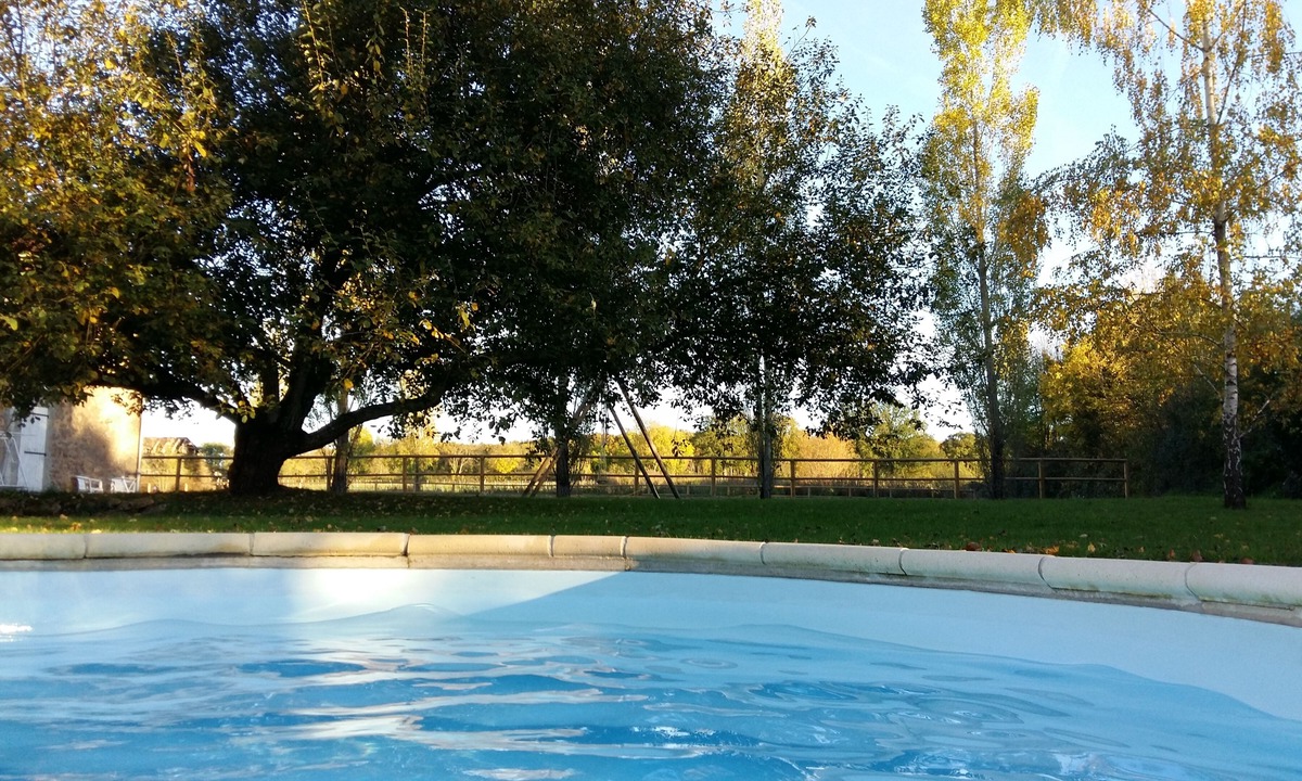 Avallon Bed & Breakfast | LA Tour DE LA Ferme DU Bois-dieu
