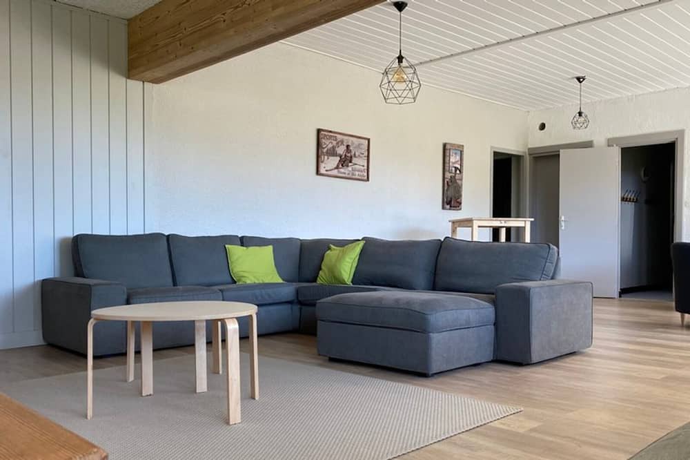 Albepierre-Bredons Apartment | Apartment Albepierre-Bredons, 7 bedrooms, 15 persons