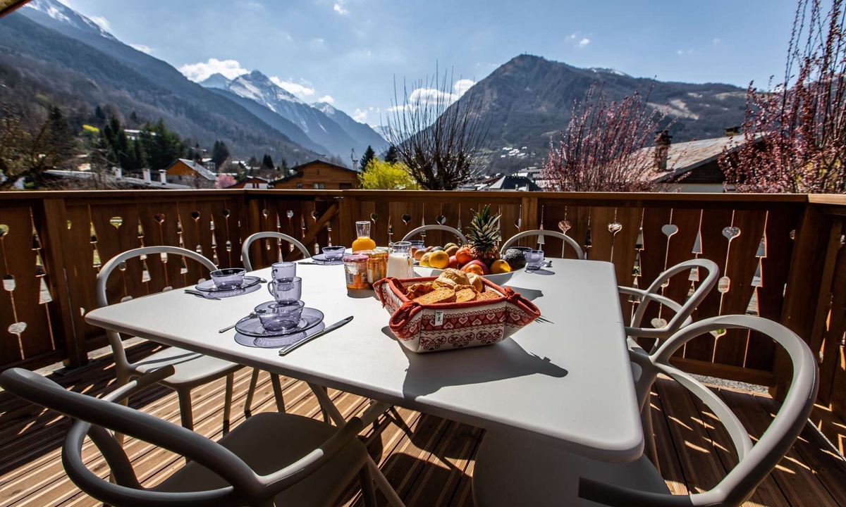 Saint-Lary-Soulan Apartment | Chalet Hygge Saint-Lary center: Cosy/2 bdrms/Spa/Breathtaking view/Parking
