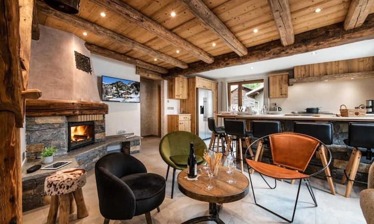 Longefoy Ski Chalet | Chalet, 10m from shops, sauna, fireplace or stove, parking, 169m², Montalbert