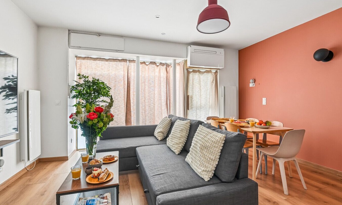 Quartier de la Porte-Saint-Denis Apartment | Lavie Maison Chic Stay, A/C & Parking