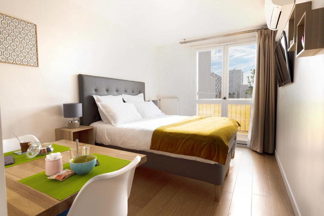 Le Kremlin-Bicetre Apartment | Beausoleil Metro Paris Sud