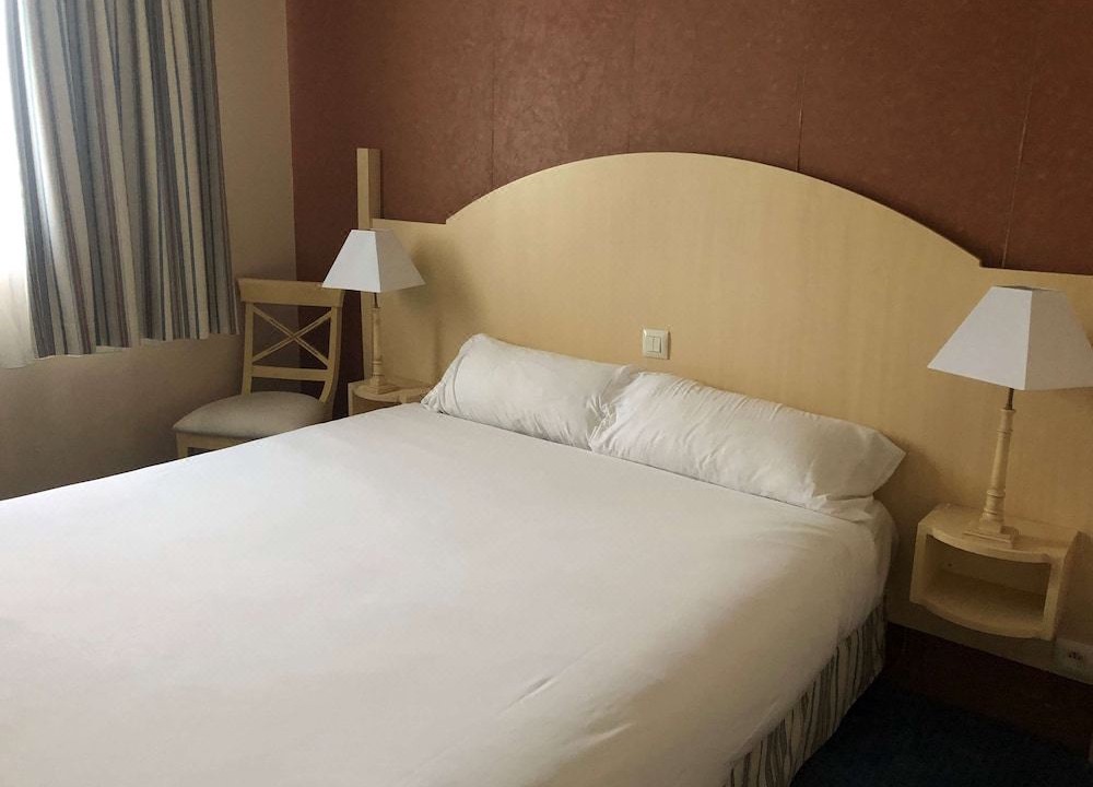 Photo of Bedroom in Albon