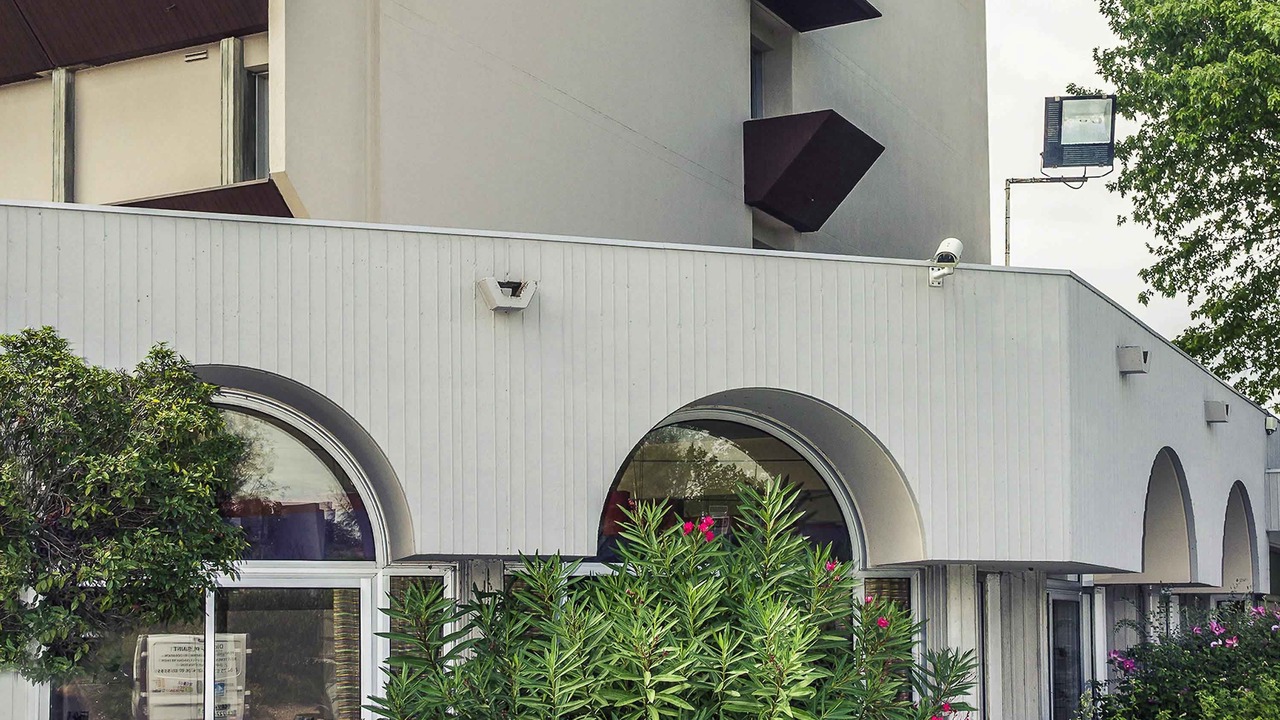 Photo of Buildings in Chanas