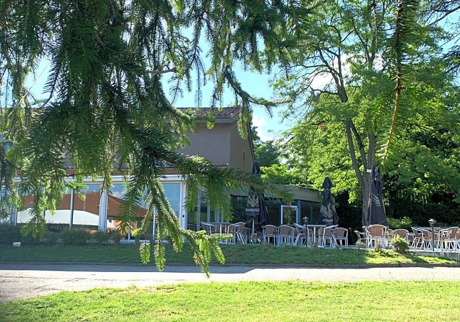 Photo of Buildings in Albon