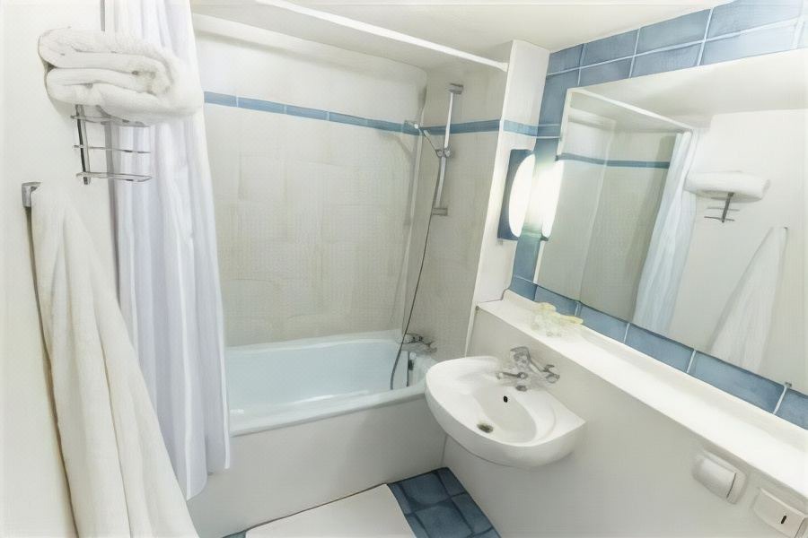 Photo of Bathroom in Villejust