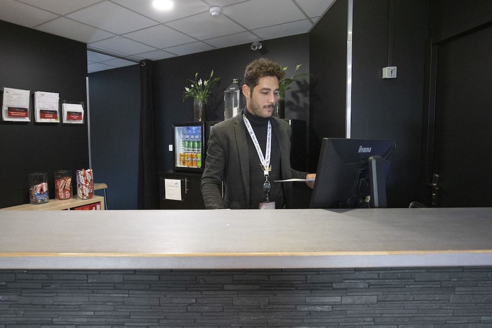 Photo of Human In Picture in Juvisy-sur-Orge