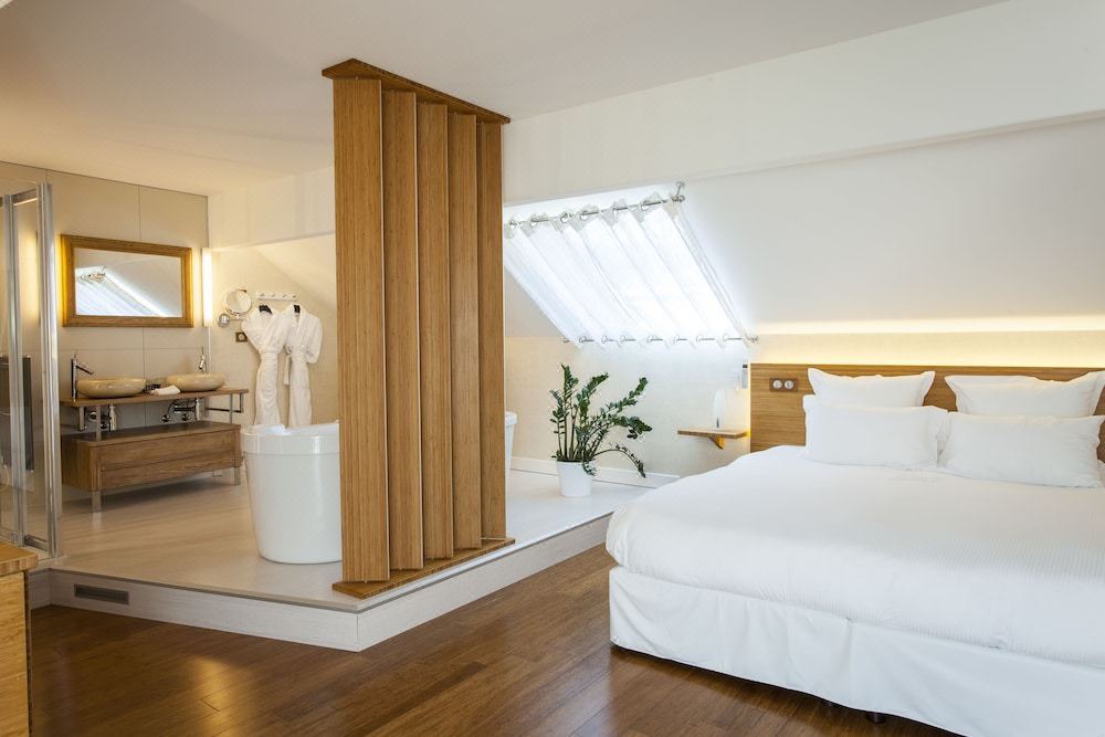 Photo of Bedroom in Charolles