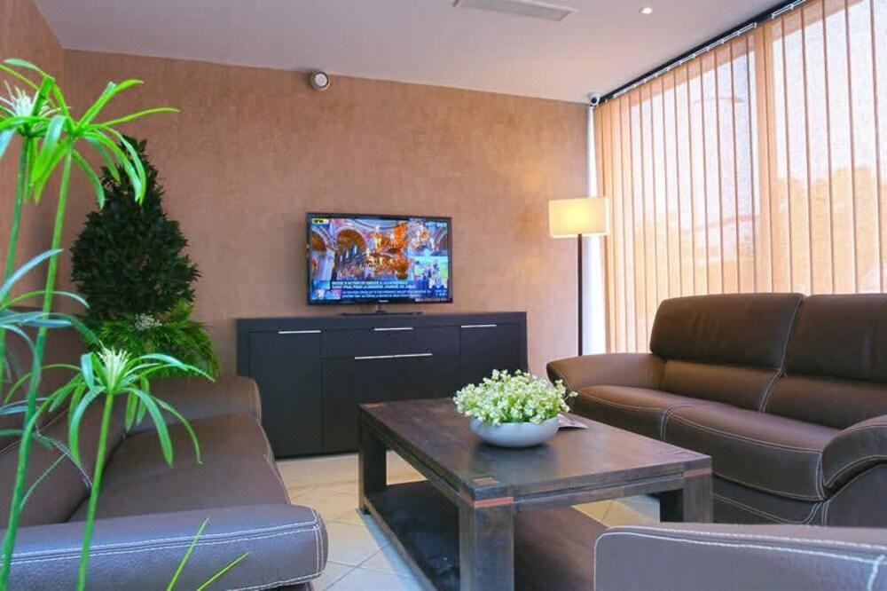 Photo of Livingroom in Villejuif