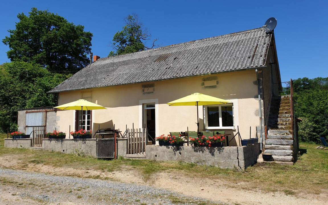 Photo of Buildings in Grury