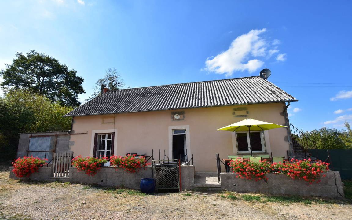 Photo of Buildings in Grury