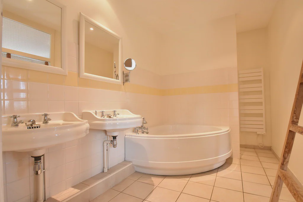 Photo of Bathroom in Chaintre