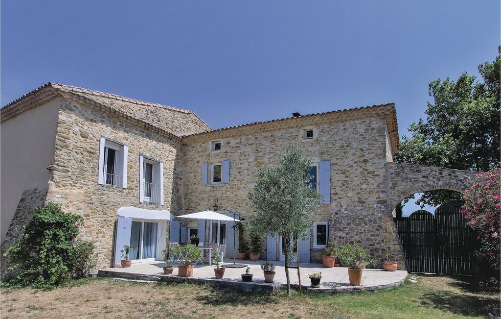 Photo of Buildings in Cleon-d'Andran