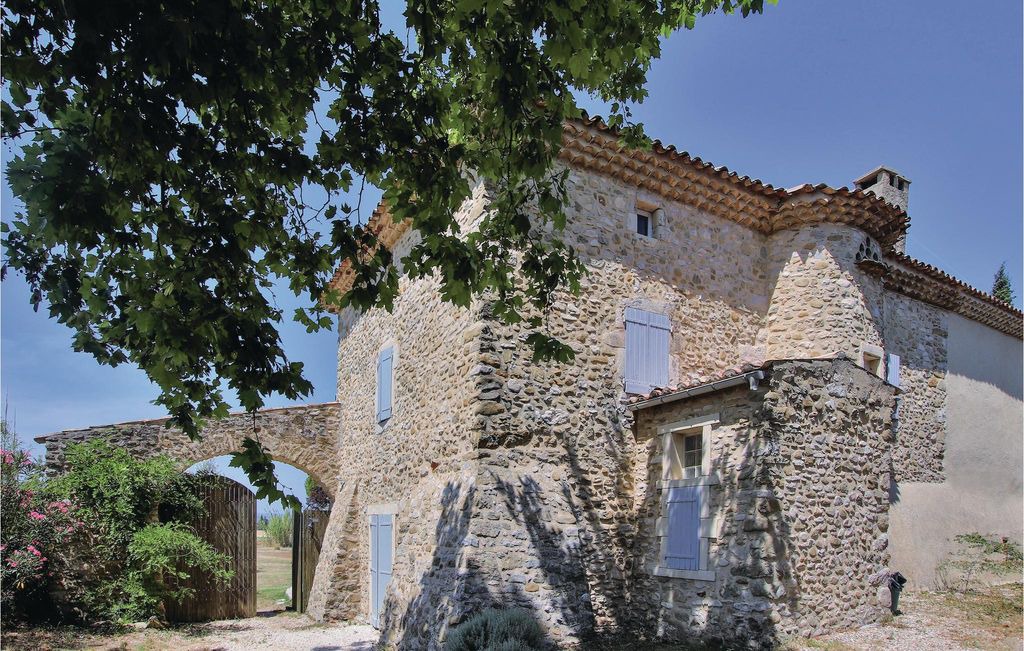 Photo of Buildings in Cleon-d'Andran
