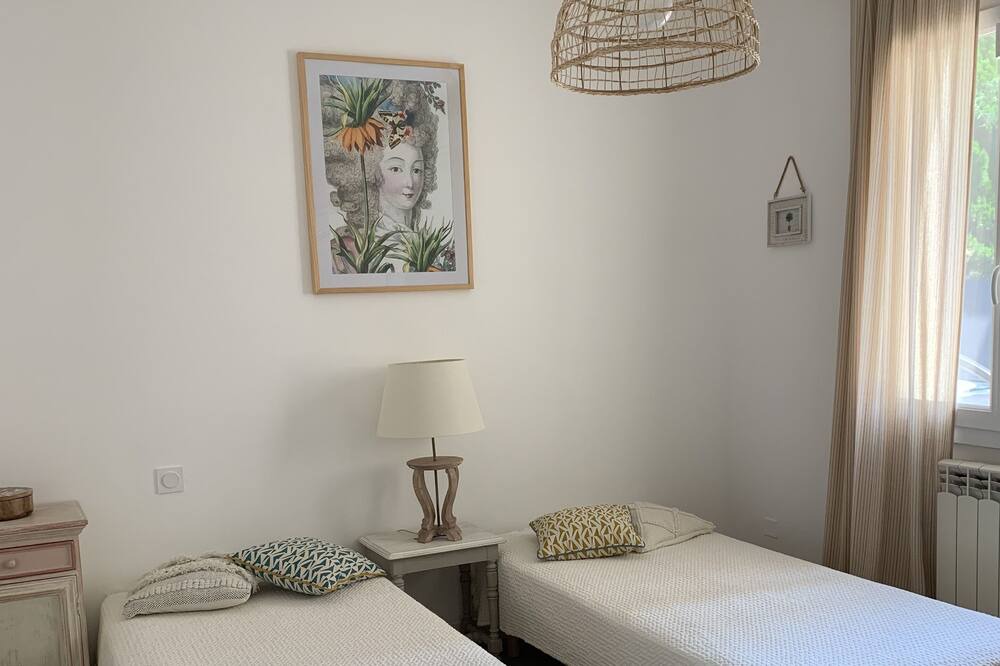 Photo of Bedroom in Beaumes-de-Venise