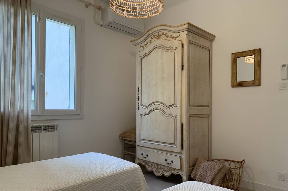 Photo of Bedroom in Beaumes-de-Venise