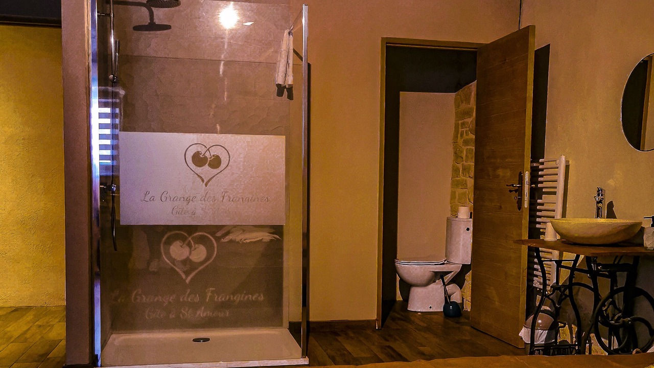 Photo of Bathroom in Saint-Amour
